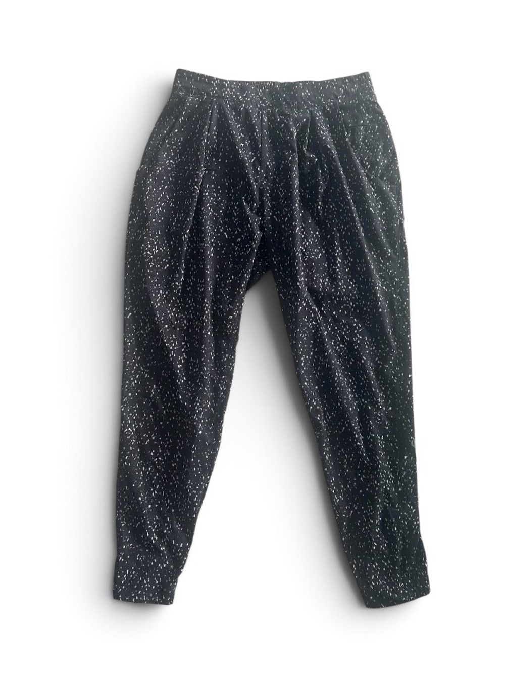 Women’s Lululemon &go City
Jogger Pants Butterfly Texture Black
White. Size 8